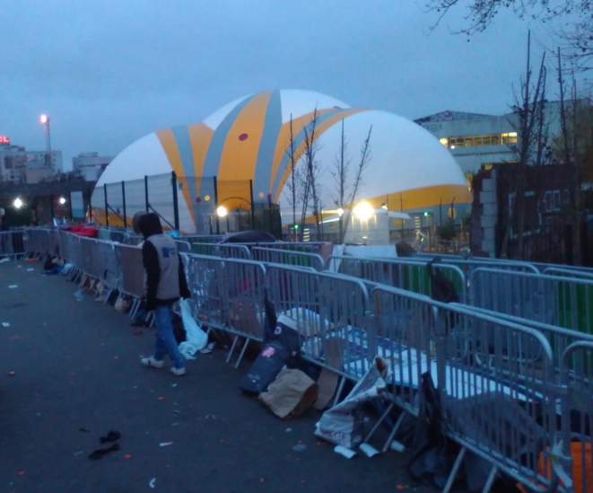 Noël au Camp «Humanitaire» de la Porte de la Chapelle, par une bénévole d'Utopia 56