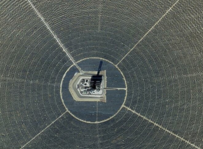 Une des trois centrales thermiques d’Ivanpah aux États-Unis © Google earth Une des trois centrales thermiques d’Ivanpah aux États-Unis © Google earth
