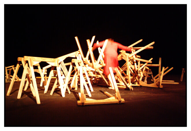 «L’Homme de Hus» de Camille Boitel : un spectacle formidablement catastrophique