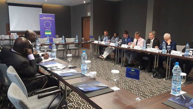 Août 2016 - Bruno Ben Moubamba rencontre les parlementairse européens à Libreville. Août 2016 - Bruno Ben Moubamba rencontre les parlementairse européens à Libreville.