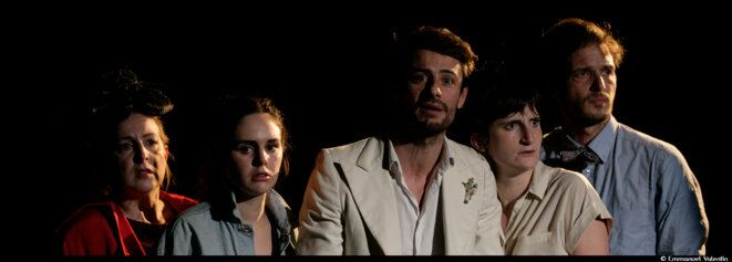 Noce, la curée hilarante et absurde des exclus