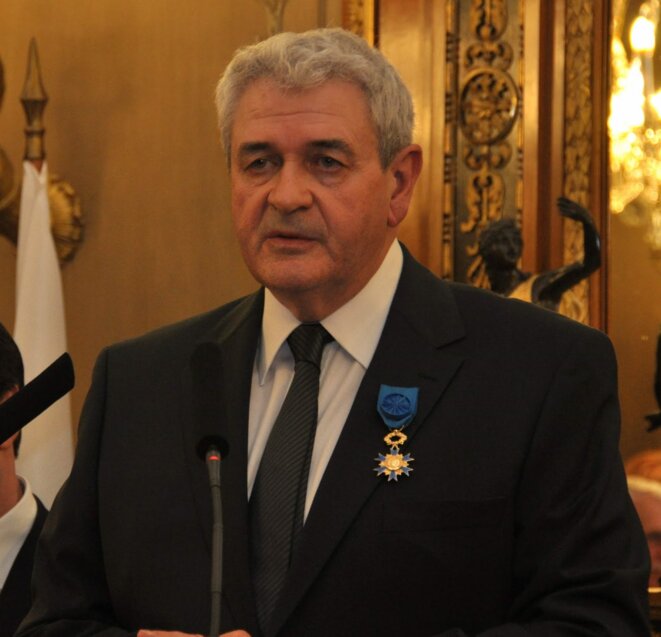 Didier Linotte, décoré en 2010 de l'ordre national du Mérite par le maire de Nice, Christian Estrosi © DR Didier Linotte, décoré en 2010 de l'ordre national du Mérite par le maire de Nice, Christian Estrosi © DR