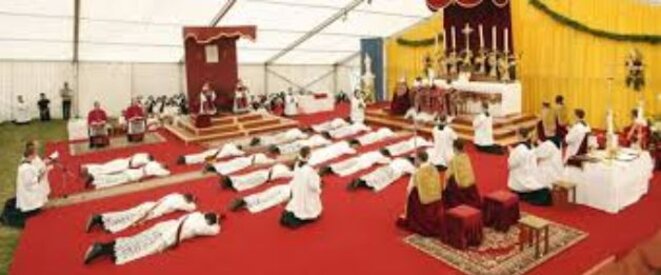 Un abbé intégriste renvoyé aux assises pour viols et actes de barbarie