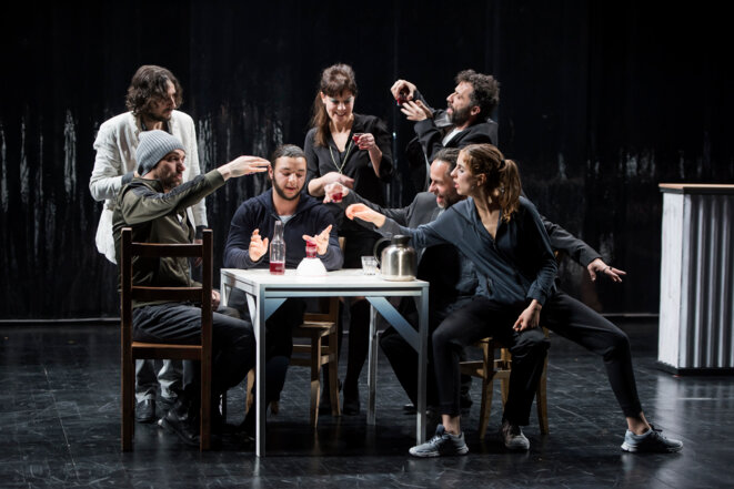 Scène du spectacle "Les bas-fonds" © brigitte Enguerand Scène du spectacle "Les bas-fonds" © brigitte Enguerand