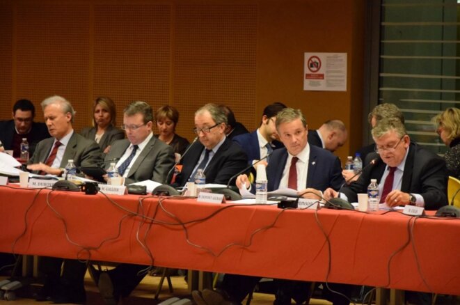 Assemblée de l'agglomération. De droite à gauche, Serge Poinsot, Nicolas Dupont-Aignan, Bruno Gallier, maire de Montgeron, François Durovray, président du conseil départemental, et Georges Tron, le maire de Draveil. © DR Assemblée de l'agglomération. De droite à gauche, Serge Poinsot, Nicolas Dupont-Aignan, Bruno Gallier, maire de Montgeron, François Durovray, président du conseil départemental, et Georges Tron, le maire de Draveil. © DR