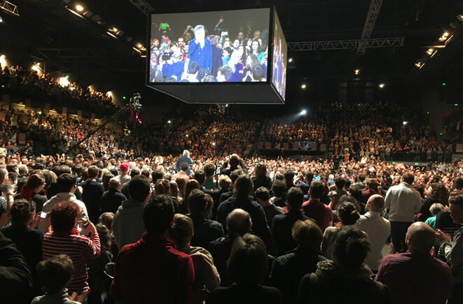 Jean-Luc Mélenchon à son arrivée dans la salle du Liberté à Rennes © CG