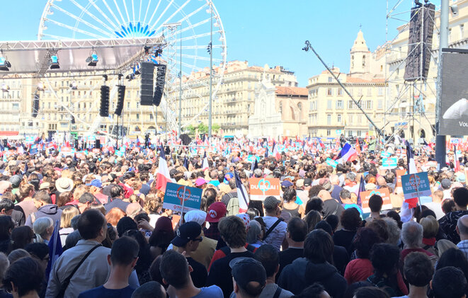 Le rassemblement de la France insoumise sur le Vieux Port à Marseille, avec Jean-Luc Mélenchon, le 9 avril 2017 © CG