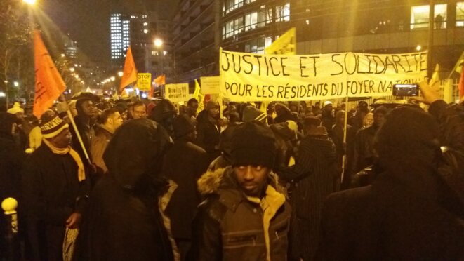 Lors d'une manifestation, le 10 janvier 2017, à Boulogne-Billancourt, à la suite de l'incendie d'un foyer de la ville © Sana Sbouai Lors d'une manifestation, le 10 janvier 2017, à Boulogne-Billancourt, à la suite de l'incendie d'un foyer de la ville © Sana Sbouai