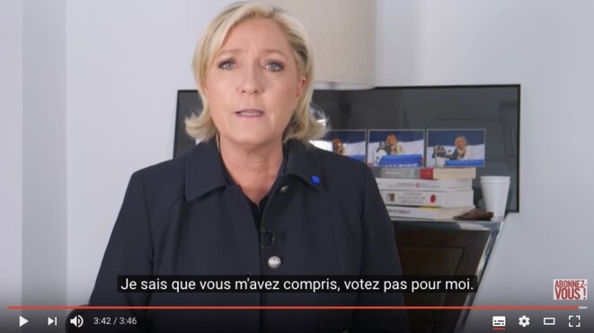 Sous-titrage détourné de la vidéo de Marine Le Pen s'adressant aux Insoumis