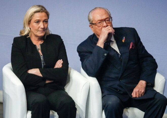 Marine Le Pen et Jean-Marie Le Pen au congrès de Lyon, en novembre 2014, quelques mois avant que le fondateur du Fn soit exclu du parti. © Reuters Marine Le Pen et Jean-Marie Le Pen au congrès de Lyon, en novembre 2014, quelques mois avant que le fondateur du Fn soit exclu du parti. © Reuters