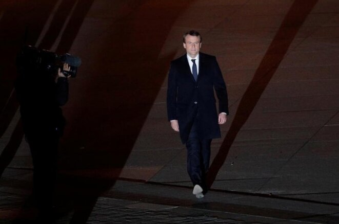 Le nouveau président se dirige vers ses sympathisants esplanade du Louvre, le 7 mai 2017, à Paris. © Reuters Le nouveau président se dirige vers ses sympathisants esplanade du Louvre, le 7 mai 2017, à Paris. © Reuters