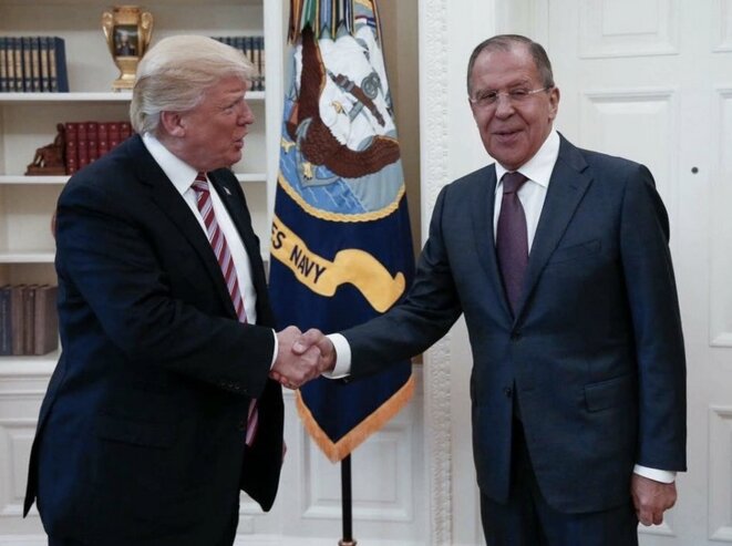 Donald Trump et Sergueï Lavrov, le ministre des affaires étrangères russe, à la Maison Blanche. © DR Donald Trump et Sergueï Lavrov, le ministre des affaires étrangères russe, à la Maison Blanche. © DR