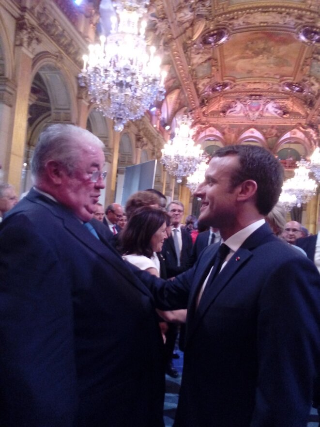 Daniel Vaillant et Emmanuel Macron - le 14 mai 2017 Hôtel de Ville de Paris