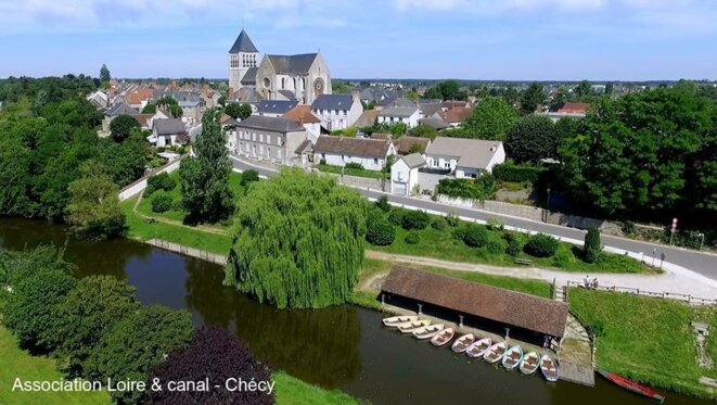 Quand le lavoir se fait embarcadère.