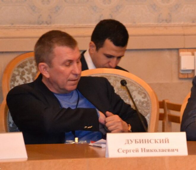 Sergey Dubinsky lors d’un congrès de l’«Union des volontaires du Donbass », qui s’est tenu à Moscou le 4 novembre 2016. Source : InformNapalm. Sergey Dubinsky lors d’un congrès de l’«Union des volontaires du Donbass », qui s’est tenu à Moscou le 4 novembre 2016. Source : InformNapalm.