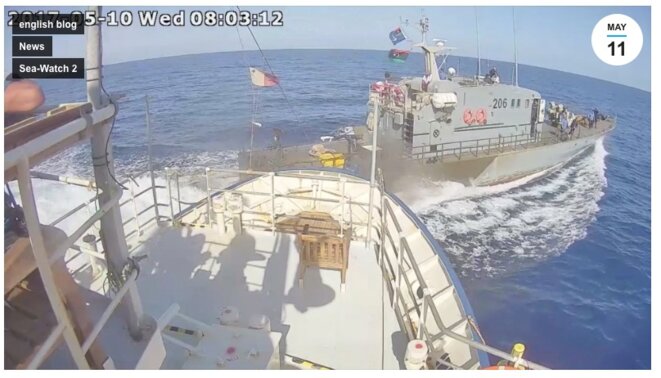 Le 10 mai 2017, les garde-côtes libyens mettent en péril l'embarcation de sauvetage de l'ONG Sea Watch (regarder la vidéo ci-dessous) © Sea Watch