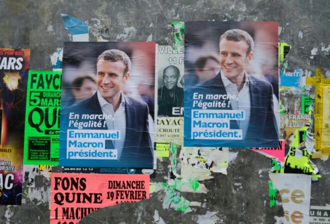 affiches-electorales-d-emmanuel-macron-le-18-mars-2017-a-beduer-pres-de-fige