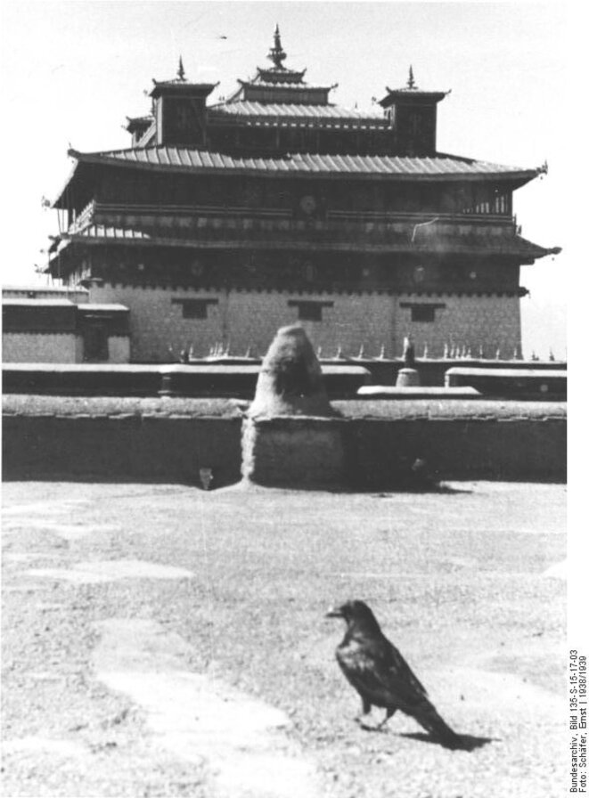 bundesarchiv-bild-135-s-15-17-03-tibetexpedition-kloster-samye
