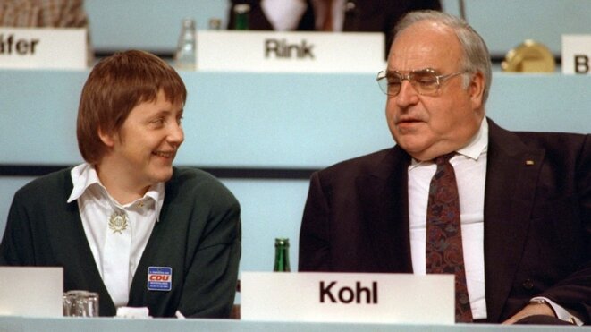 Angela Merkel et Helmut Kohl lors d'une conférence de la CDU en 1991 © (dr) Angela Merkel et Helmut Kohl lors d'une conférence de la CDU en 1991 © (dr)