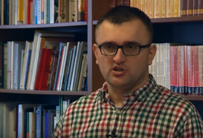 Bojan Klacar estime que le président Vucic gardera les mains libres sur les questions sensibles comme la question du Kosovo et les affaires étrangères. Bojan Klacar estime que le président Vucic gardera les mains libres sur les questions sensibles comme la question du Kosovo et les affaires étrangères.