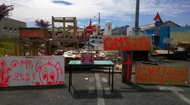 Devant l'usine GM&S, le 16 mai 2017. © D.I.