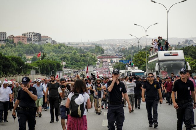 Partis à quelques milliers, ils étaient près de 45 000 à leur arrivée à Istanbul. © Jérémie Berlioux Partis à quelques milliers, ils étaient près de 45 000 à leur arrivée à Istanbul. © Jérémie Berlioux