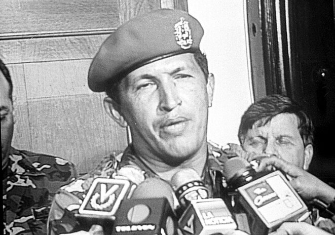 Hugo Chavez en 1992, annonçant l’échec de l’insurrection aux médias Hugo Chavez en 1992, annonçant l’échec de l’insurrection aux médias