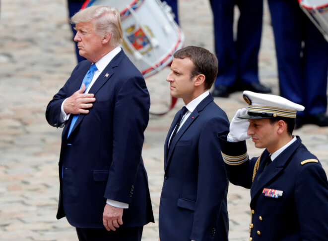 Donald Trump et Emmanuel Macron aux Invalides. © Reuters/Charles Platiau