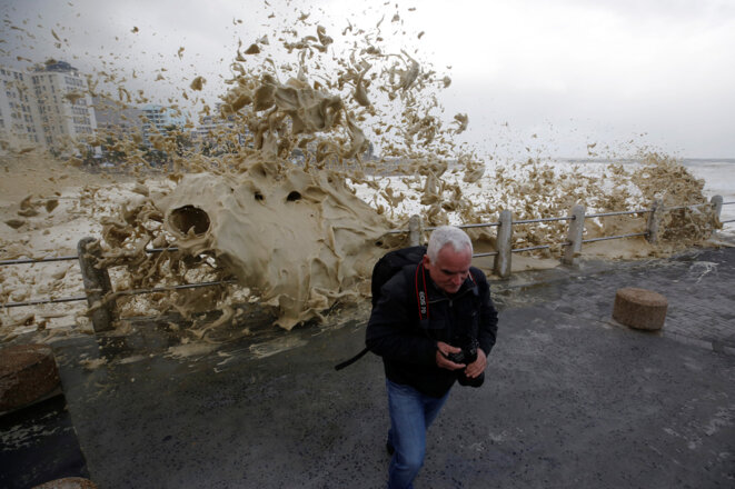 Jour de tempête au Cap, en Afrique du Sud. © Reuters Jour de tempête au Cap, en Afrique du Sud. © Reuters