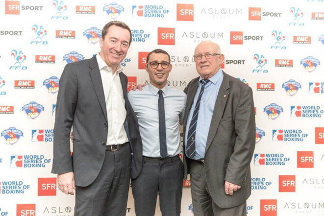 François Pesenti (DG de SFR Sport) avec Brahim Asloum et André Martin en février 2017 © www.ffboxe.com François Pesenti (DG de SFR Sport) avec Brahim Asloum et André Martin en février 2017 © www.ffboxe.com