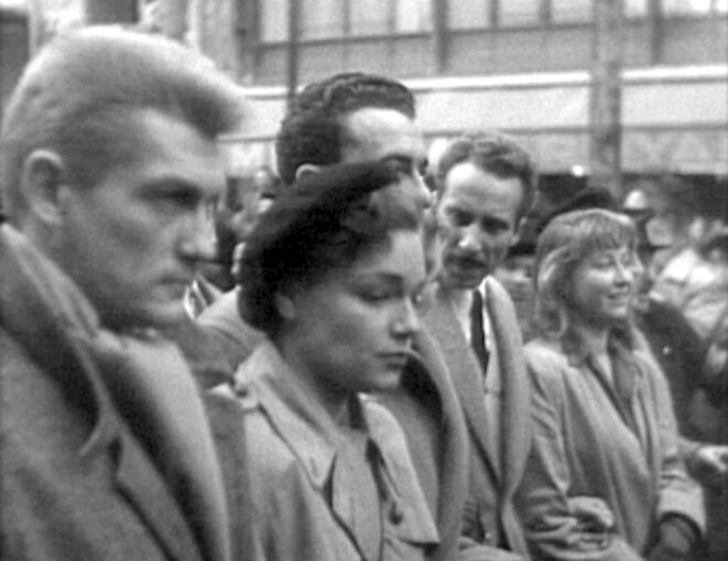 La CGT est très implantée dans le milieu du cinéma. Jean Marais, Simone Signoret et Jacques Becker lors d'une manifestation pour la défense du cinéma français face à la concurrence Hollywoodienne (1948) La CGT est très implantée dans le milieu du cinéma. Jean Marais, Simone Signoret et Jacques Becker lors d'une manifestation pour la défense du cinéma français face à la concurrence Hollywoodienne (1948)