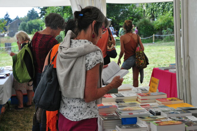 La librairie des Lectures sous l'arbre © Cheyne La librairie des Lectures sous l'arbre © Cheyne