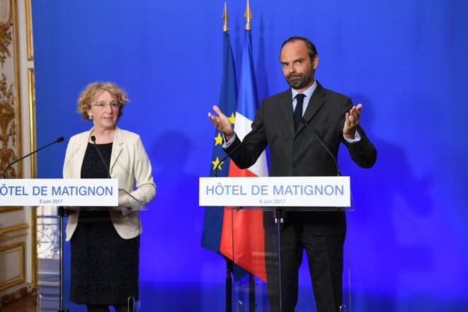 7788862144-la-ministre-du-travail-muriel-penicaud-et-edouard-philippe-a-matignon-le-6-juin-2017