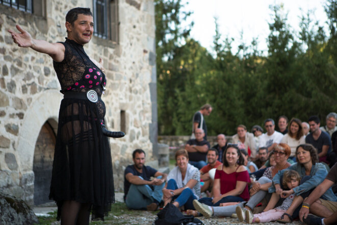 Compagnie Bouche à Bouche, Tentative(s) de Résistance(s), Festival d’Aurillac 2017 ©Vincent Muteau © Vincent Muteau Compagnie Bouche à Bouche, Tentative(s) de Résistance(s), Festival d’Aurillac 2017 ©Vincent Muteau © Vincent Muteau