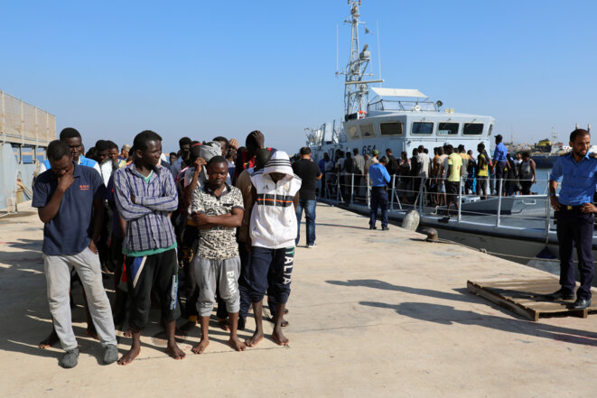Des migrants de retour en Libye après avoir été interceptés en mer par les garde-côtes libyens, à Tripoli, le 29 août 2017 © Reuters