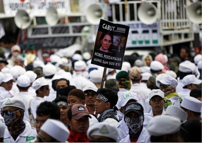 6 septembre 2017. Manifestation en Indonésie contre le sort réservé aux Rohingyas birmans. © Darren Whiteside / Reuters 6 septembre 2017. Manifestation en Indonésie contre le sort réservé aux Rohingyas birmans. © Darren Whiteside / Reuters