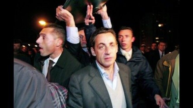 156-o4m7b-en-2015-la-racaille-de-sarkozy-resonne-encore-a-argenteuil-x240-fqw