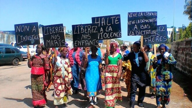 A Lomé les femmes demandent la justice, la liberté, la fin de la violence, la démocratie © François Fabregat A Lomé les femmes demandent la justice, la liberté, la fin de la violence, la démocratie © François Fabregat