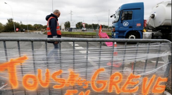 Blocage routier à Bassens, près de Bordeaux, le 25 septembre 2017 © Reuters Blocage routier à Bassens, près de Bordeaux, le 25 septembre 2017 © Reuters