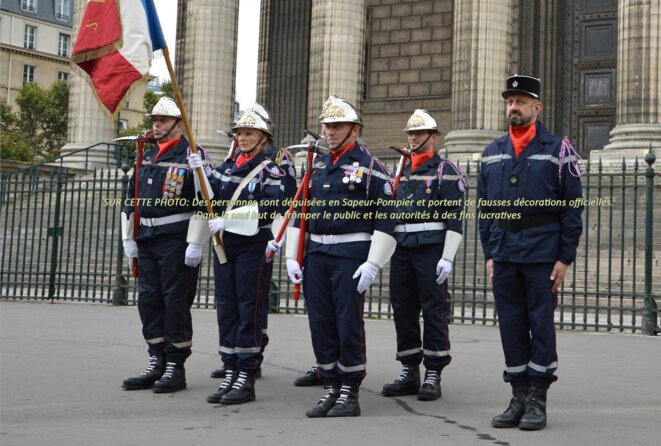 Déguisés en Sapeurs Pompiers sous l'arc de Triomphe ! Déguisés en Sapeurs Pompiers sous l'arc de Triomphe !