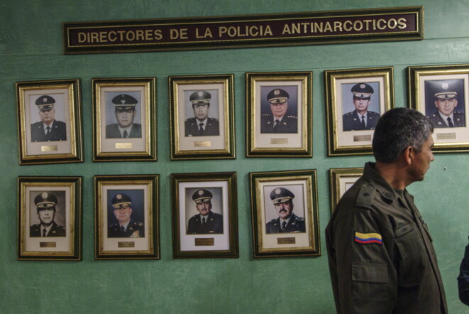 Dans un bureau de la police colombienne anti-narcos ©Carlos Munoz Yague / Divergence Dans un bureau de la police colombienne anti-narcos ©Carlos Munoz Yague / Divergence