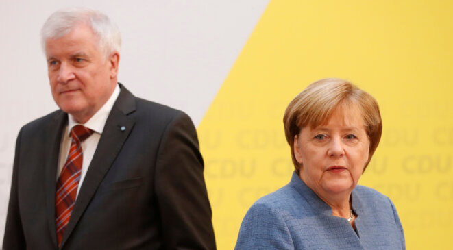 Le Bavarois Horst Seehofer, lors d'une conférence de presse à Berlin le 9 octobre 2017 avec Angela Merkel © Reuters / Hannibal Hanschke.