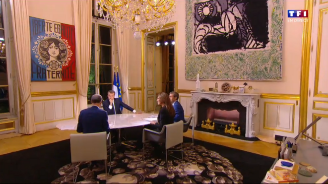 Bureau présidentiel, interview télévisée du 15 octobre Bureau présidentiel, interview télévisée du 15 octobre
