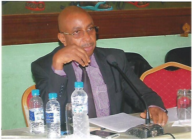 Pr Alpha Amadou Bano Barry (Sociologue) Enseignant-Chercheur . Auteur de « Les violences collectives en Afrique: le cas guinéen » Crédit photos: page facebook Pr Alpha Amadou Bano Barry (Sociologue) Enseignant-Chercheur . Auteur de « Les violences collectives en Afrique: le cas guinéen » Crédit photos: page facebook