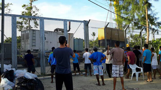 Démantèlement des générateurs du camp de Manus. Démantèlement des générateurs du camp de Manus.