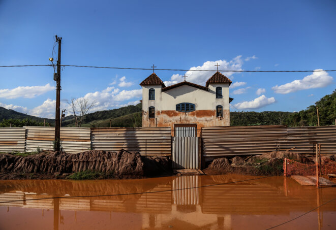 Deux ans après la catastrophe du barrage de Mariana, la boue continue de revenir à Paracatu. © JMA © Jean-Mathieu Albertini Deux ans après la catastrophe du barrage de Mariana, la boue continue de revenir à Paracatu. © JMA © Jean-Mathieu Albertini