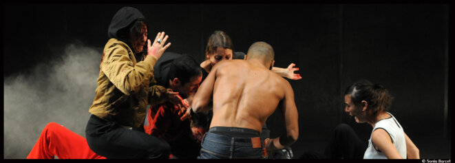 Des territoires, crise révolutionnaire achoppée au cœur des cités