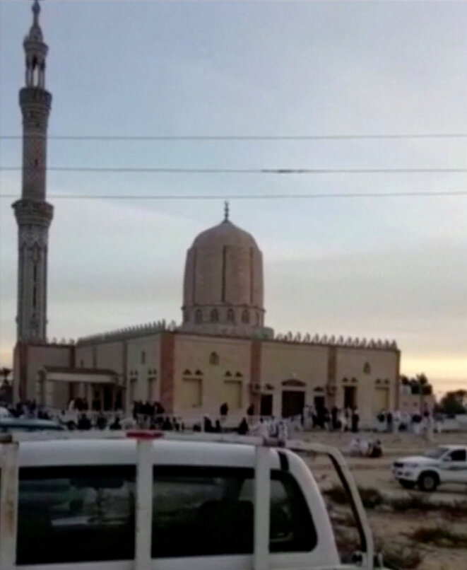 La mosquée Al-Raoudah, à Bir Al-Abed, le 24 novembre 2017 / capture d'écran