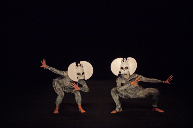 Danse: Au Front guerrier - Monument 0, chorégraphie d'Eszter Salamon