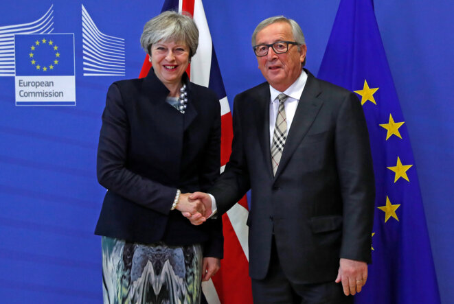 Theresa May et Jean-Claude Juncker lundi 4 décembre à Bruxelles © Reuters / Yves Herman. Theresa May et Jean-Claude Juncker lundi 4 décembre à Bruxelles © Reuters / Yves Herman.